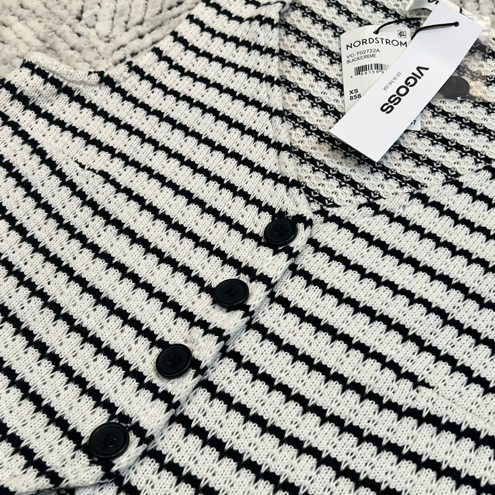 Vigoss Black and White Striped Crop Top - Picture 5 of 5